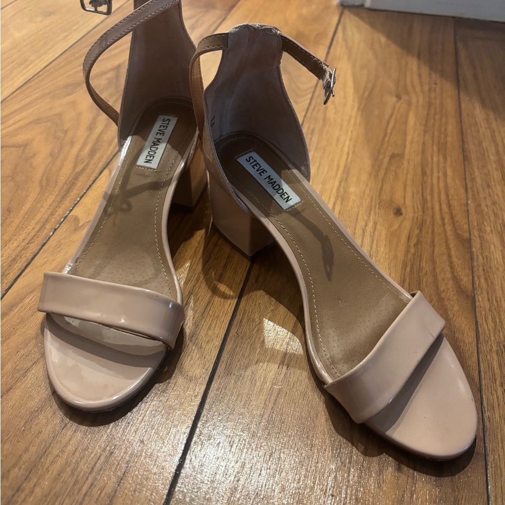Steve Madden Women's Beige Block Heel Sandals